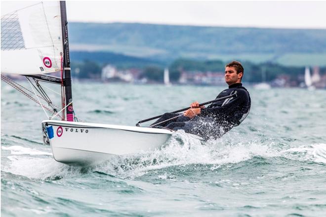 Race face! A focused Alex Hayman of Lym Town tries to chase down Chloe Martin - RS Aero Magic Marine Southern Championship © Sportography.tv